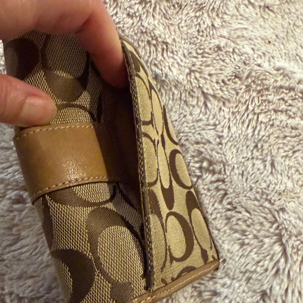 Coach Tri Fold Wallet - Picture 9 of 12
